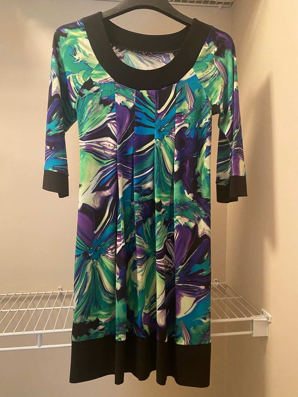Women’s Size S Tiana B. Floral Scoop-Neck Dress with 3/4 sleeves